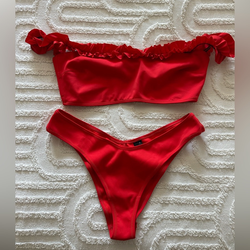 Kendall and Kylie Swimsuit